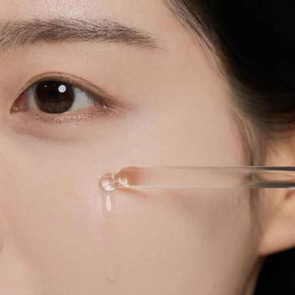 SKIN1004 Skin1004 Ampolla “Madagascar Centella Tea-Trica Relief Ampoule” - Imagen 4